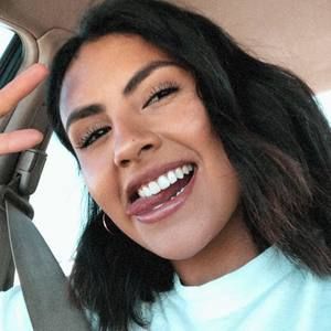 Meet your Posher, Aylin